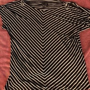 Cable&Gauge size large. Black and white striped blouse. Ring top sleeve.